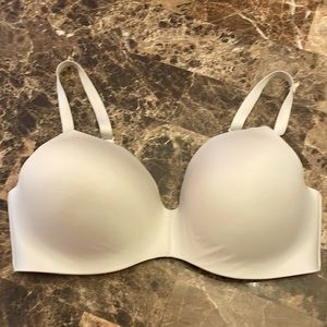 UNIQLO Wireless Beauty Light Bra (NWT)